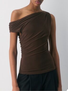 NWOT Aritzia Smooth Matter Gallery Top sz Medium